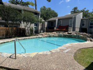 Trailwood Village Apartments Exterior Swiming Pool Wide View Photo