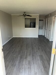 Empty Living Room - Palm Isle Apartments in Biloxi, MS