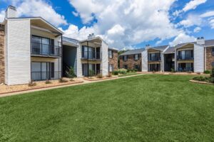Exterior image of Edgewater Pointe Apartments, highlighting the stylish architecture in Biloxi, MS
